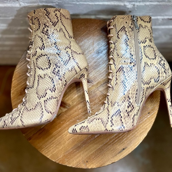 Schutz boots - Picture 10 of 11